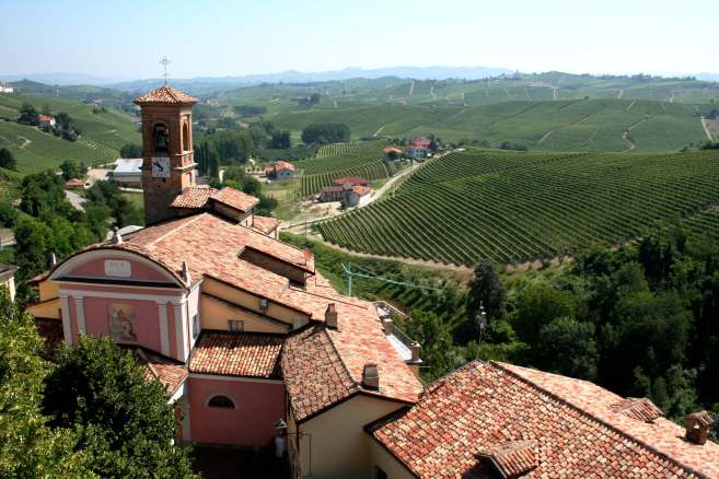 Piemonte,_Italy_from_the_Barolo_wine_museum (1).jpg